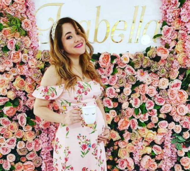 La cantante Sherlyn celebró hace un mes su 'baby shower'. La mexicana espera la llegada de una niña, a quien bautizará como Isabella. La artista ha decidido ser madre soltera.