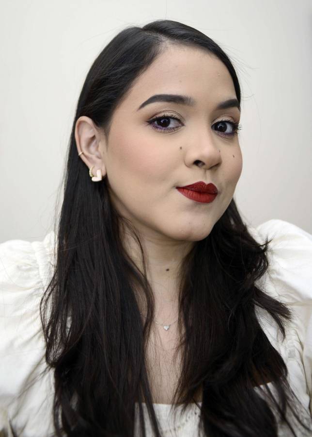 María José Welchez, Artista de maquillajeSíguela en Instagram: <a rel=nofollow href=https://www.instagram.com/makeupbymariawelchez/>@makeupbymariawelchez</a>