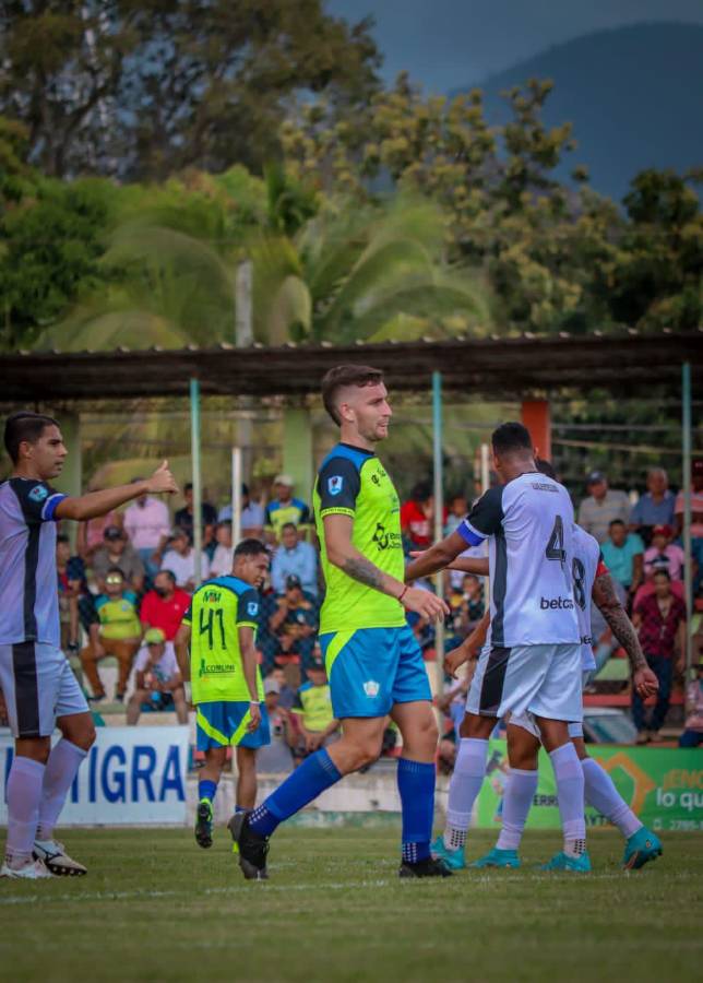 El duelo se disputó en el Estadio Estadio Rubén Guifarro de Catacamas.