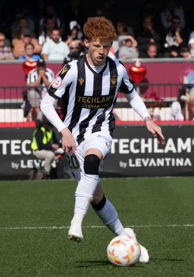  Real Madrid, Valencia y Villarreal tendrían en la mira al jugador del Castellón, el delantero puertorriqueño Jeremy de León,esto según informa Superdeporte.