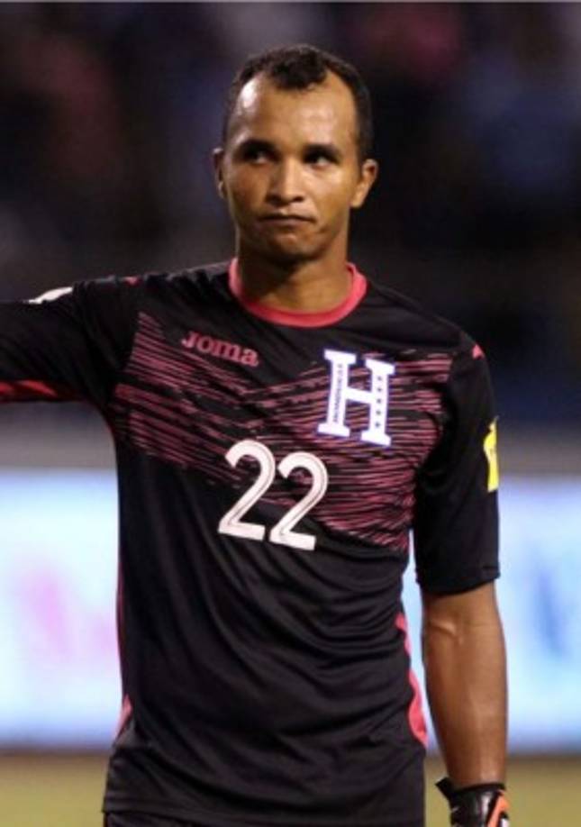 Donis Escober: Jugó de titular en el cierre de la hexagonal de la Concacaf frente a Costa Rica y México. Seguramente lo será contra Australia.