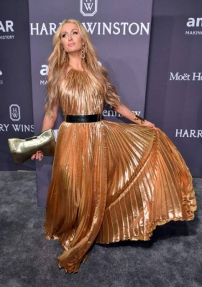 Hace varios años a Paris Hilton le encontraron en su cartera un medicamento para el herpes genital llamado Valtrex. Ella lo negó.