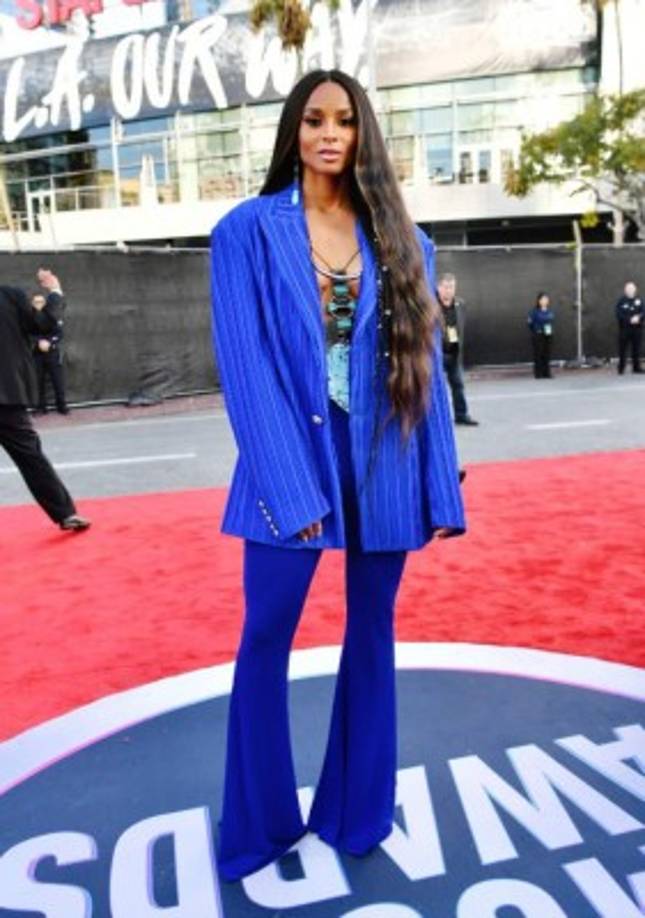 Emma McIntyre en los premios American Music Awards.AFP