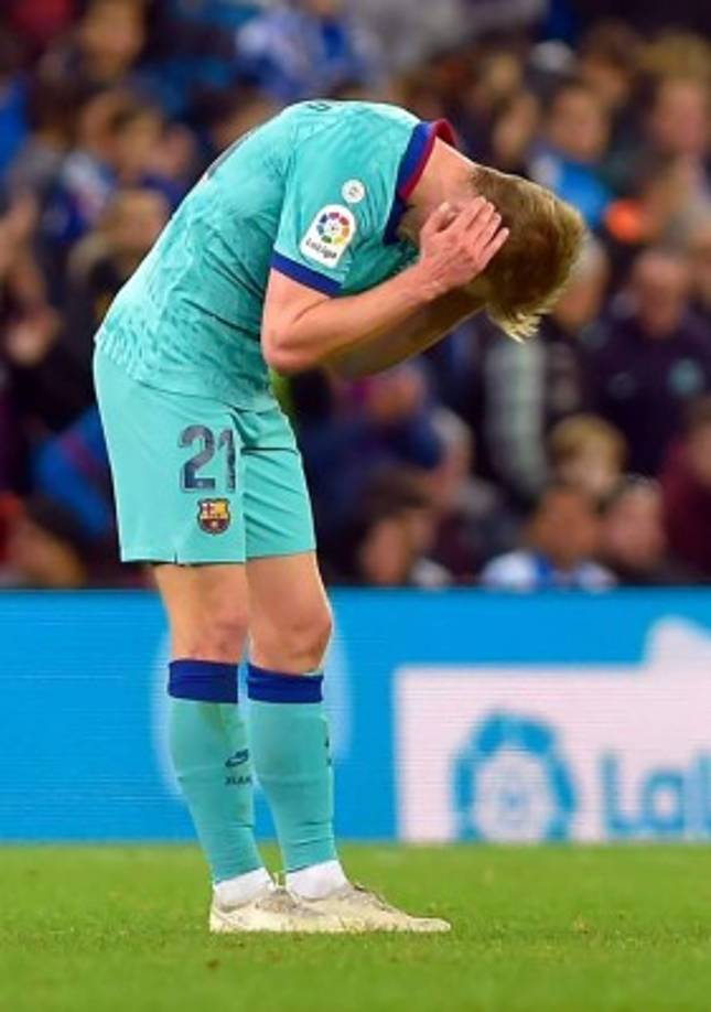 Frenkie de Jong, también terminó el partido cabizbajo.