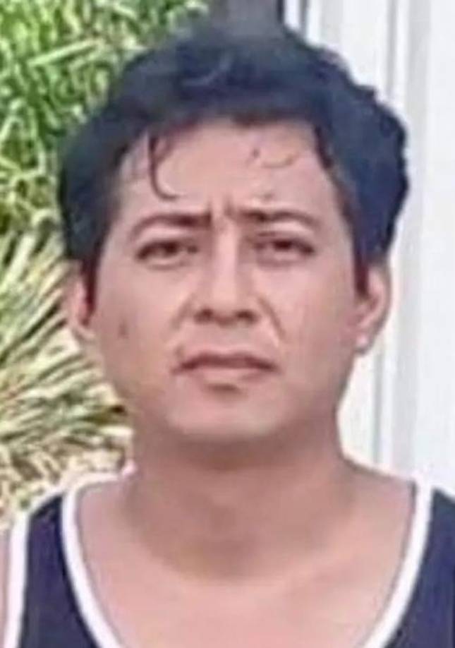 Sebastián es otro de los sospechosos en el caso. Sus familiares lo identificaban como el novio actual de la víctima, aunque no están seguros si todavía mantenían la relación. Sebastián también trabajaba en el hospital de Coatzacoalcos y, recientemente, solicitó una semana de vacaciones.