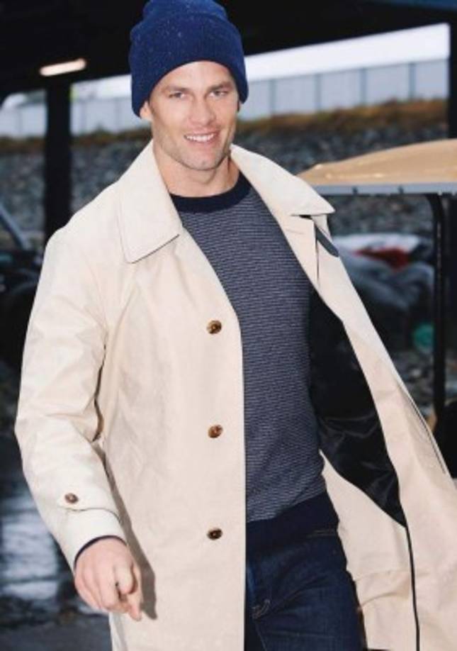 Al final del día, Tom Brady termina con una cantidad entre los 12 y los 25 vasos de agua, muy lejos de los 8 que en su día recomendó como mínimo la Organización Mundial de la Salud