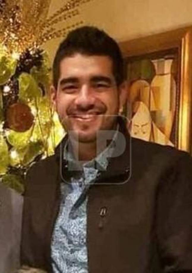 Según información de la Policía, el cadáver de Licona fue encontrado a eso de las 3:30 pm (ayer) luego de que el carro tipo turismo color gris en el que llegó, saliera del motel. 