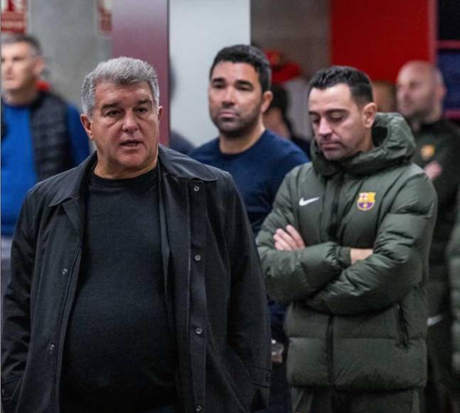 El jueves, en la victoria del Barça 2-0 en Almería en partido liguero, Joan Laporta no realizó el viaje con el equipo a causa de las declaraciones realizadas por Xavi la víspera, según indican medios españoles.