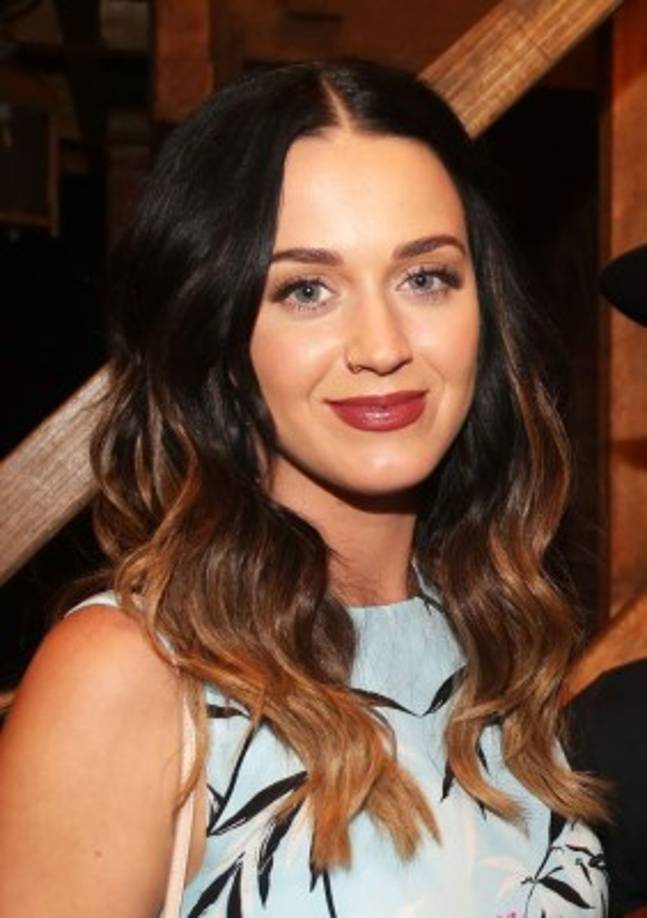 Hace un par de años Katy Perry apostaba por lucir su cabello más largo y ondulado.