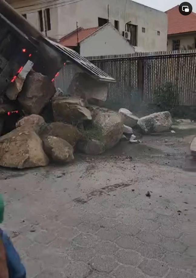 Es por eso que, hasta el momento el proyecto de construcción permanecerá cerrado hasta que las autoridades municipales revisen los permisos de construcción que fueron dados en su momento.