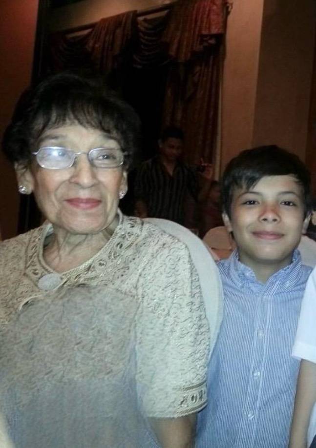 Con nostalgia recordó que de niño disfrutaba escucharla cantar en el coro de la iglesia Pier y que al crecer era ella quien se sentaba a escuchar sus prácticas de violín.