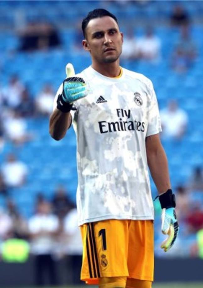 El portero del Real Madrid, Keylor Navas, fichará en breve por el París Saint Germain y ya comunicó su decisión al entrenador Zinedine Zidane, informó este miércoles el diario costarricense La Nación. 'El arquero de la selección nacional, a pocos días de que se cierre la ventana de transferencias de Europa, tiene todo listo para viajar este jueves a París y así cerrar su traspaso', indica La Nación.<br/><br/>El programa Chiringuito afirma que el PSG ofrece entre 10 y 15 millones de euros al club blanco por el tico, a quien ofrece también cuatro años de contrato.