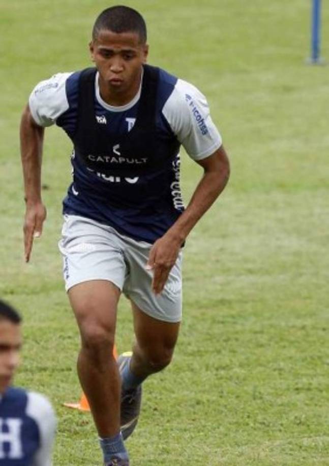 Rigoberto Rivas: El mediocampista hondureño jugará en la Reggina de la Serie C de Italia, será cedido a préstamo por parte del Inter de Milán ya que su ficha le pertenece al club histórico de la Serie A.