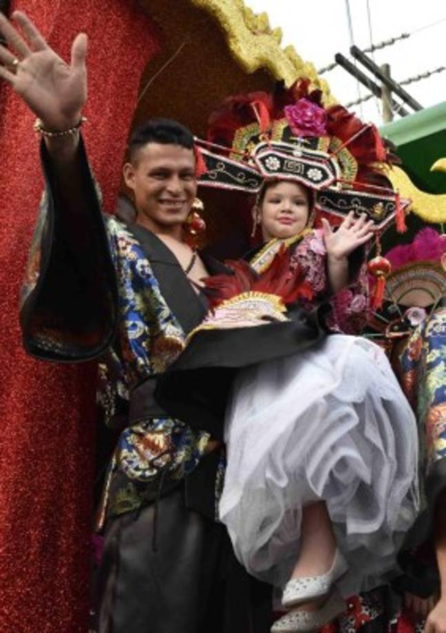 Hasta el Lejano Oriente quesó representado con estos disfraces.