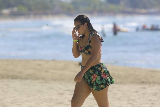 FOTOS: Bellas chicas en traje de baño deslumbran en las playas de Honduras  - Diario La Prensa