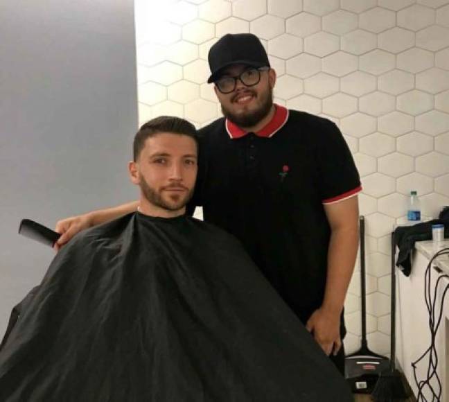 'Me siento un privilegiado de ser el barbero oficial del Sporting Kansas City, el venir aquí lo tomo como si fuera un llamado a la selección nacional', dijo el hondureño que se desempeña como barbero oficial del club de la MLS.