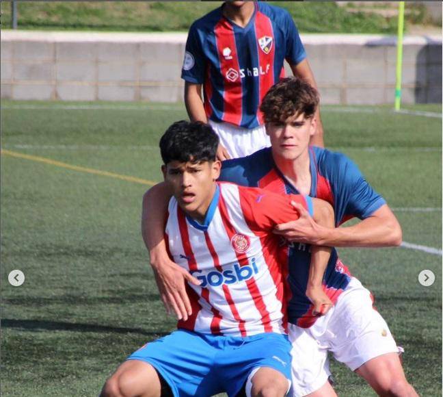 Richard Martínez, a su corta edad, empezó a brillar mucho más. Su talento lo llevó a España, donde Olimpia se coronó campeón de la Copa Donosti en la categoría Sub-15 en julio de 2022. El catracho reforzó el equipo de Óscar Salgado, porque el ariete ya se había mudado a España en 2019.
