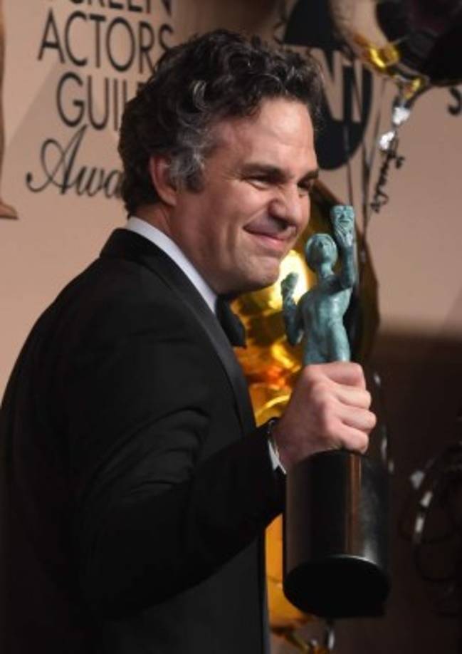 Mark Ruffalo celebra que ganara al mejor elenco por 'Spotlight'.