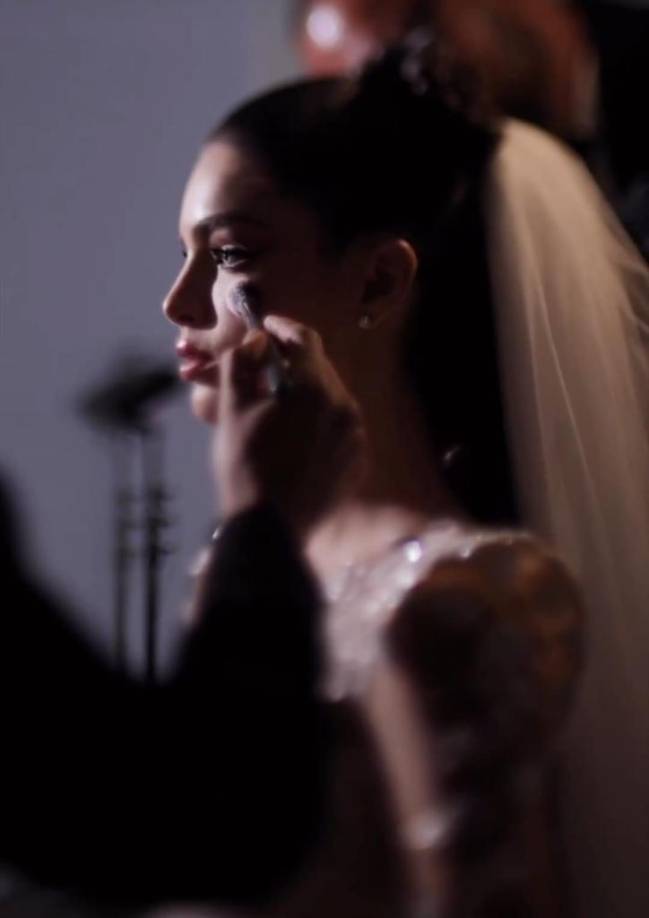 Una fuente cercana a la pareja informó que la reunión contó con 250 invitados, quienes, en su mayoría llegaron elegantes para compartir el momento de unión de la pareja. Cortesía: Hola.