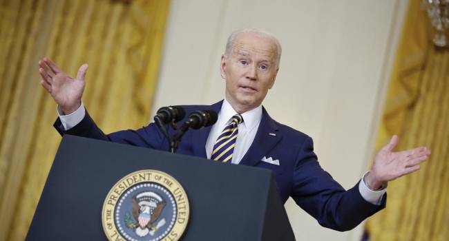 Biden también habló de inmigración y apuntó que la gente abandona sus hogares en Centroamérica para dirigirse a EE.UU. porque “tienen problemas reales”.