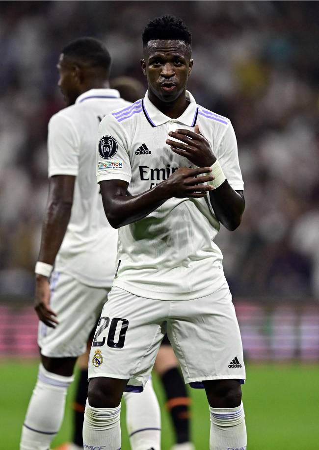 El bailecito de Vinicius tras su tercer gol en la presente temporada en la Champions League.
