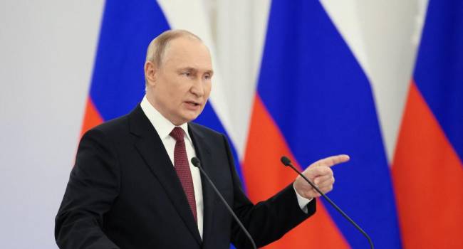 El presidente ruso, Vladimir Putin, da un discurso durante una ceremonia en la que se anexionan formalmente cuatro regiones de Ucrania ocupadas por tropas rusas: Lugansk, Donetsk, Kherson y Zaporizhzhia, en el Kremlin de Moscú.