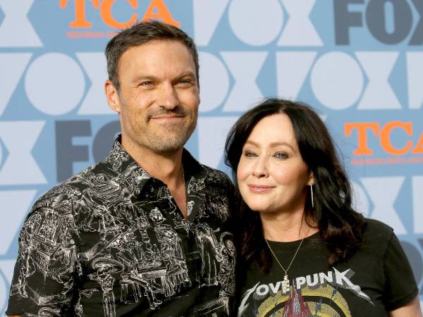 (FILES) US actress Shannen Doherty (R) and US actor Brian Austin Green attend the FOX Summer TCA 2019 All-Star Party at Fox Studios in Los Angeles on August 7, 2019. US actress star of 'Beverly Hills: 90210' Shannen Doherty has died at the age of 53 after battling with cancer since 2015. (Photo by Michael Tran / AFP)