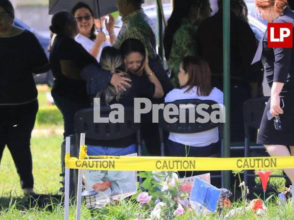 Dan el último adiós a Claudia Suyapa Varela Garay, una de las víctimas del derrumbe ocurrido en el anillo periférico de Tegucigalpa, tragedia que enluta a varias familias capitalinas.
