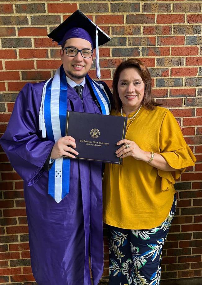 David dedicó este logro a sus padres y compartió que entre sus planes a futuro están trabajar y cursar una maestría.