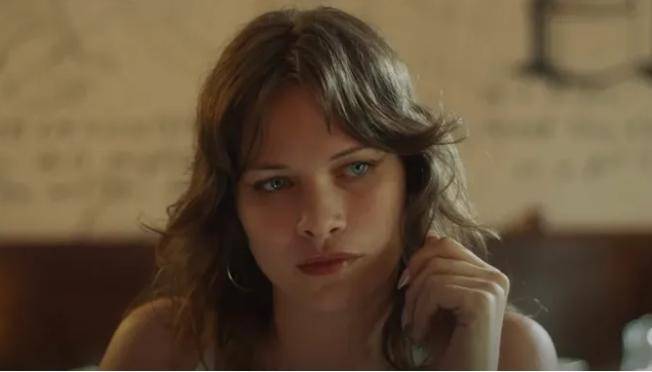 También creó una serie web de cinco episodios, titulada “Club Rat”, sobre una influencer y su desastrosa relación con el mundo de las citas en la gran manzana.