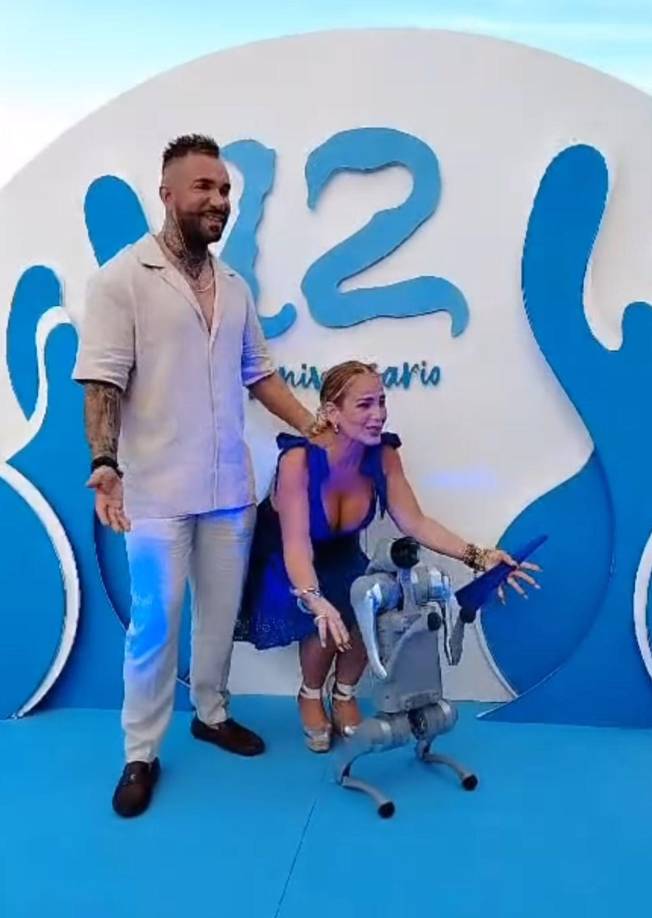 La polémica Marcos enfatizó que podría ser ella quien le compre su anillo de compromiso y le pida matrimonio de manera pública.