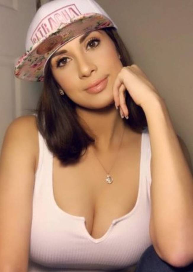 Natalie Escalón es una encantandora chica de Honduras que reside desde hace varios años en Estados Unidos.