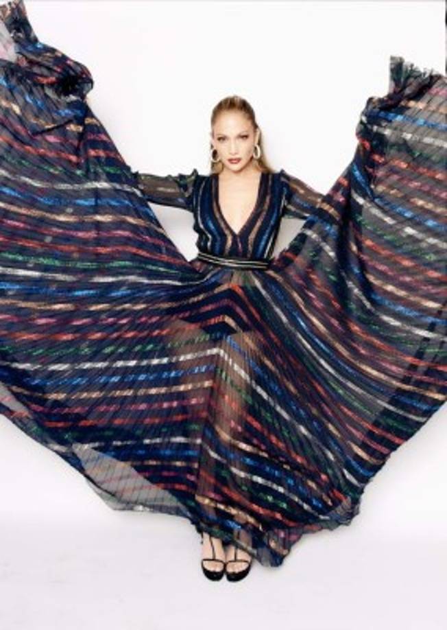 En este traje impactó.