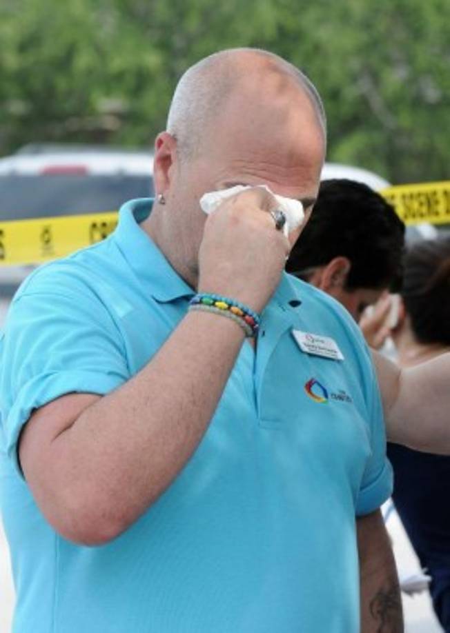 Un hombre armado ha irrumpido en torno a las dos de la madrugada de este domingo —ocho de la mañana hora peninsular española— en el club nocturno Pulse, de Orlando (Florida). El local es un conocido club gay de la localidad estadounidense. El último balance de la Policía ha sido de 50 muertos y 53 heridos.