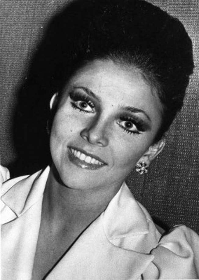 La conductora aseguró que tanto ella como Verónica Castro han cometido errores en las pasadas semanas, pues de una relación 'tan bonita' acabaron protagonizando 'un chisme callejero, feo y sin control'.