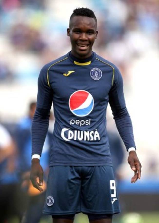 Rubilio Castillo: El Motagua podría perder a su goleador ya que al parecer llegó una oferta de China. El atacante busca emigrar al extrerior. 'Rubilio que es bien difícil retenerlo porque tiene oferta de China. Vamos a hablar con él”, dijo Eduardo Atala.