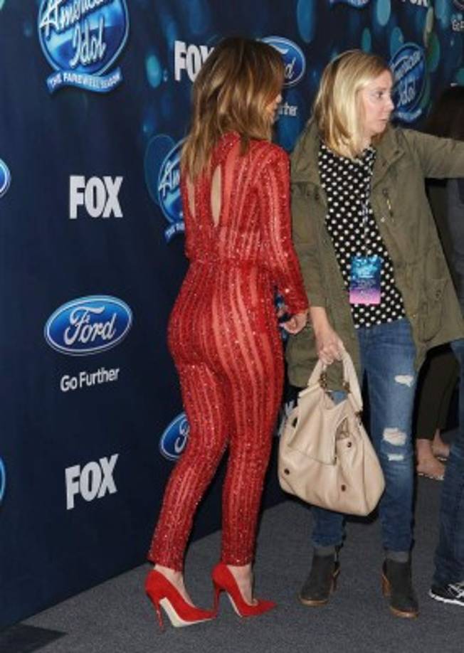 JLo sabe lucir bien su cuerpo.