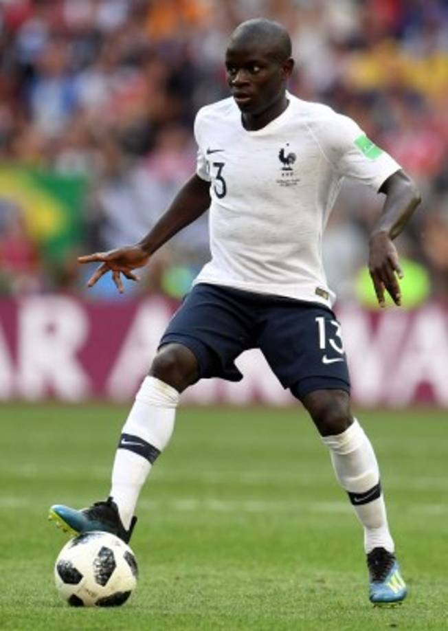 Desde Francia siguen insistiendo en que el PSG va tras los pasos de N'Golo Kanté. El diario Le 10 Sport, señala que el acuerdo podría ser factible por unos 113 millones de euros, e incluso menciona la posibilidad de que Adrien Rabiot entrara en la operación como moneda de cambio para abaratar el coste total.