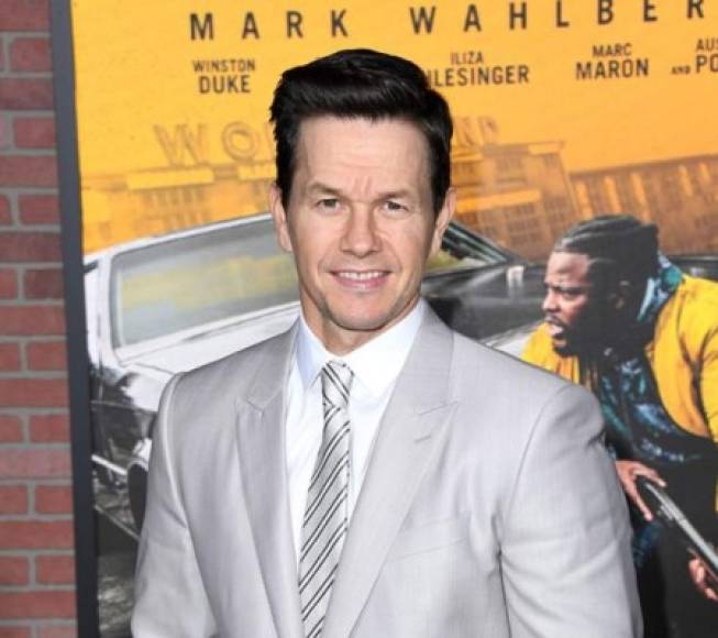 Mark Wahlberg se salvó de ser una de las víctimas de los atentados terroristas del 11 de septiembre de 2001 a las Torres Gemelas de Nueva York, EEUU.<br/><br/>El actor estaba programado para viajar en el vuelo 11 de American Airlines que luego se estrelló contra una de las torres, pero decidió cambiar sus planes y acudir a un festival de cine en Toronto (Canadá). Wahlberg aseguró haber tenido hasta 50 pesadillas sobre lo que hubiese pasado de haber viajado en él.