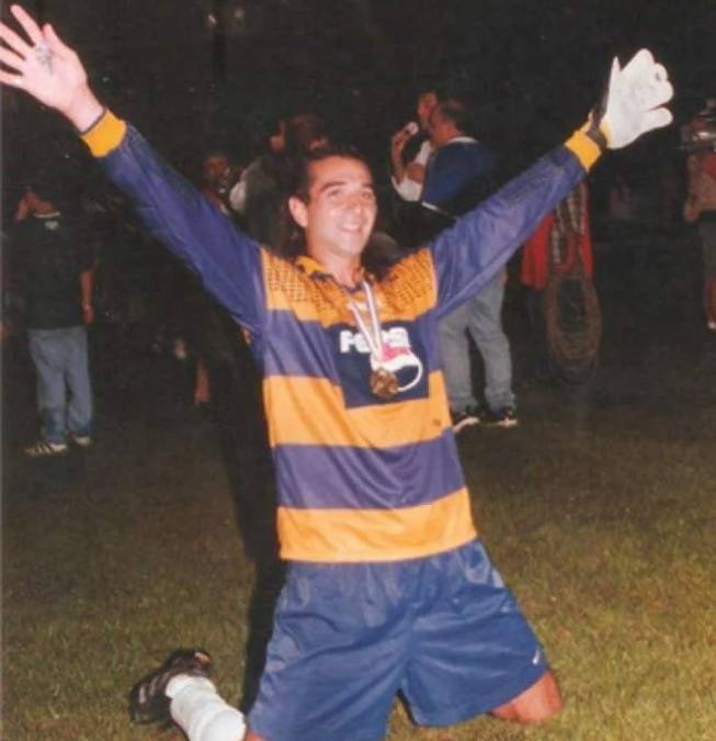 Diego Vázquez se ganó el cariño de los aficionados del Motagua debido a sus grandes actuaciones. Se convirtió en el extranjero más ganador con cinco títulos conseguidos hasta el año 2001.