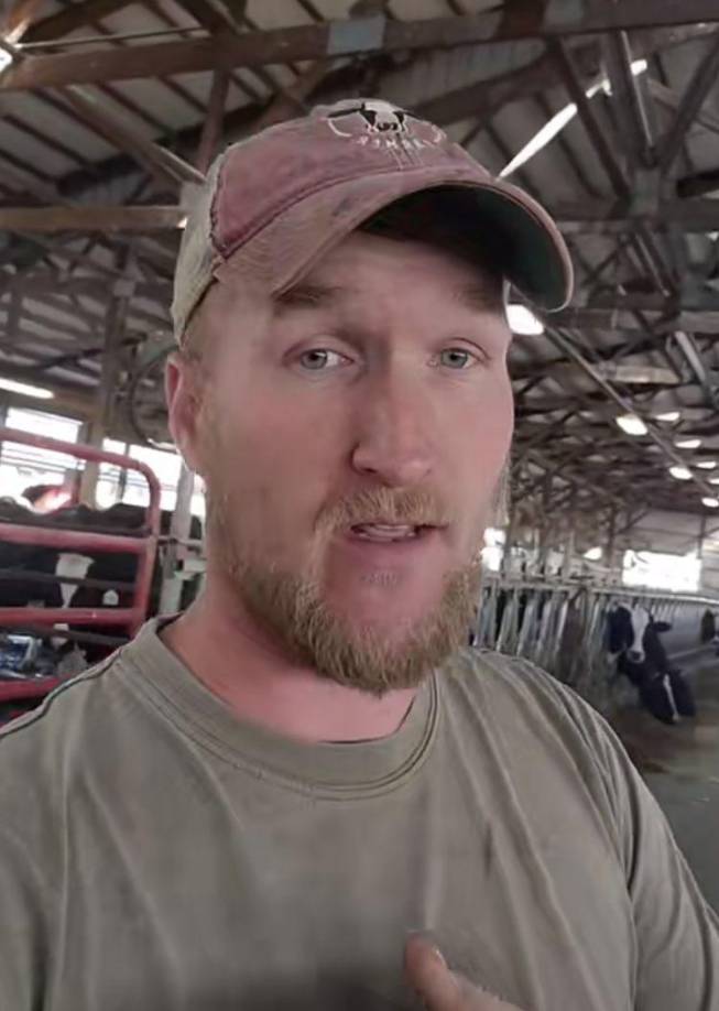 En el vídeo el granjero destaco la importancia de las decisiones de compra para el apoyo a pequeños agricultores y la transparencia en la cadena de suministro.