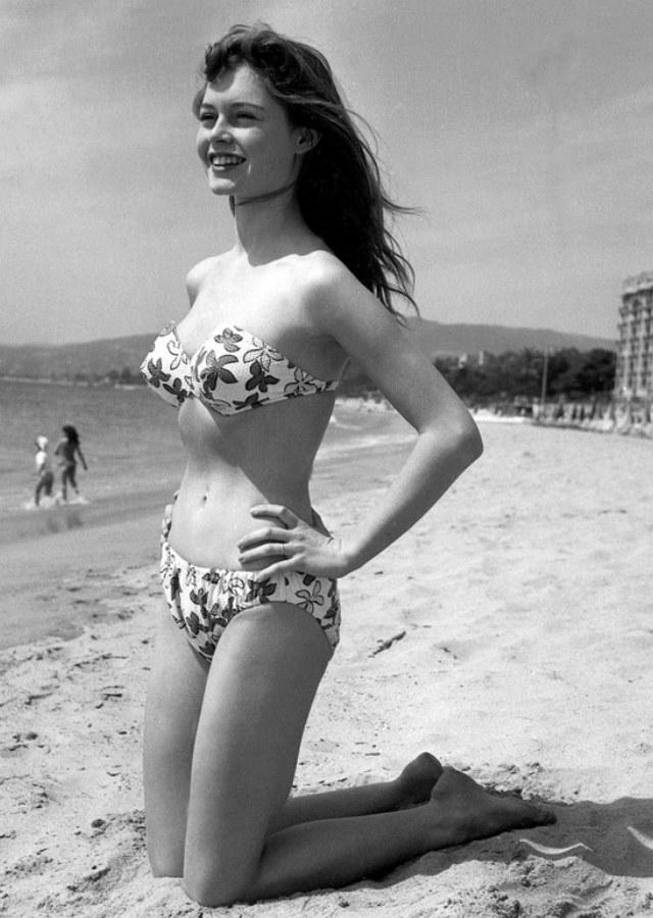 El diseñador afirmó que su creación sería más explosiva que las bombas de BIKINI’. Y fue así como los bikinis obtuvieron su nombre.