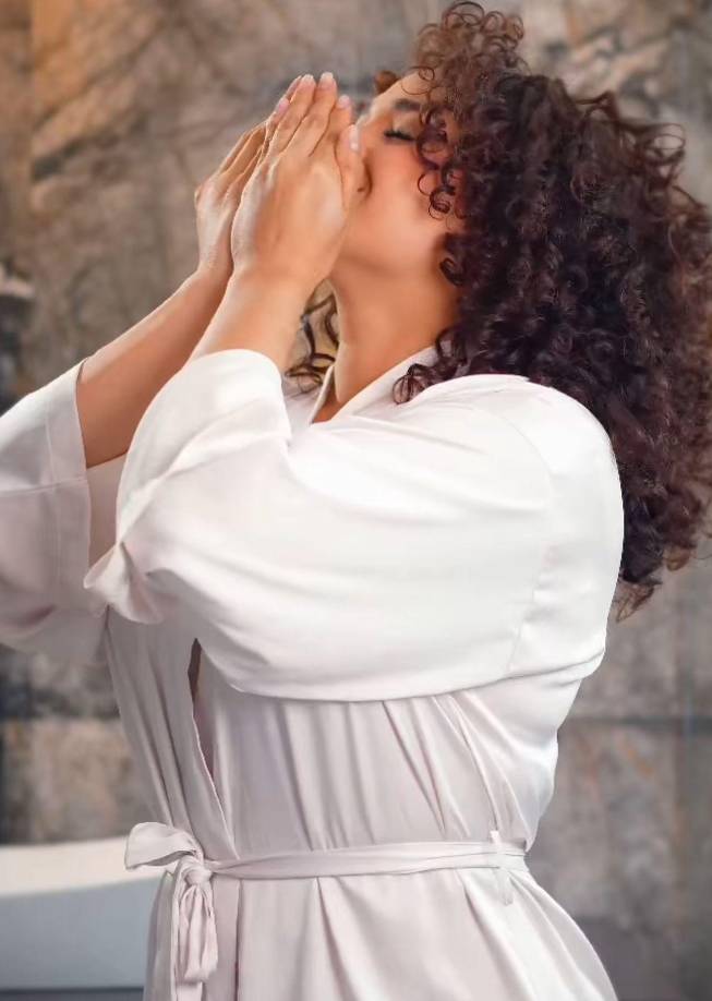 La talentosa hondureña quien radica en México sigue consolidándose con su carrera artística.