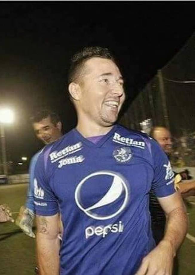 Paul Hughes Ramos: Mejor conocido como Polache, el cantante catracho es aficionado al Motagua.