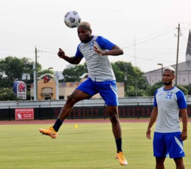 Kevin Álvarez: Ante la baja por lesión de Marcelo Pereira, Kevin Álvarez estará como defensa central en el debut de la H en la Copa Oro. Cabe señalar que su puesto siempre ha sido como lateral por la banda derecha.