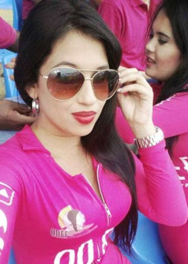 En cada juego que se realiza los fines de semana en los estadios se roba las miradas.