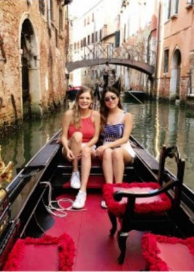 Frida Reyes, otra de las víctimas de la tragedia, también compartía en su cuenta de Instagram postales de sus viajes por el mundo.