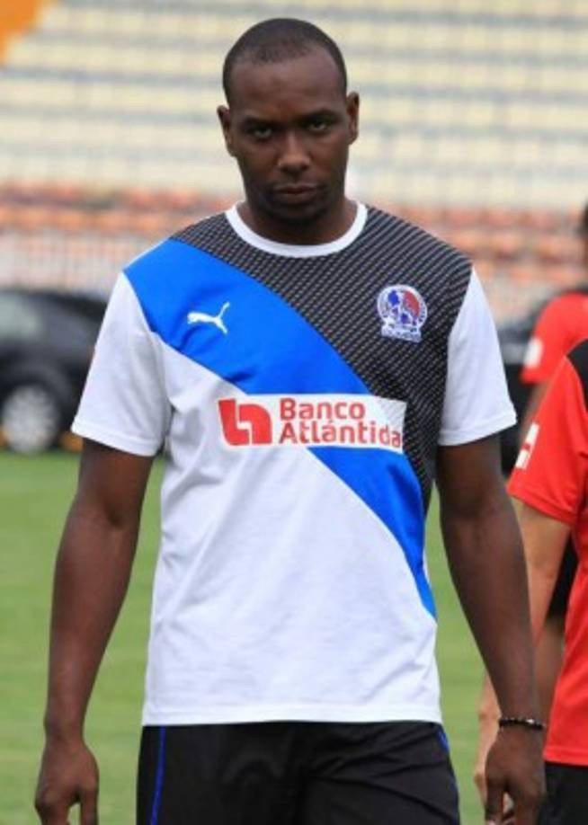 El defensa colombiano Andrés Quejada terminó su contrato con el Olimpia y no será renovado.