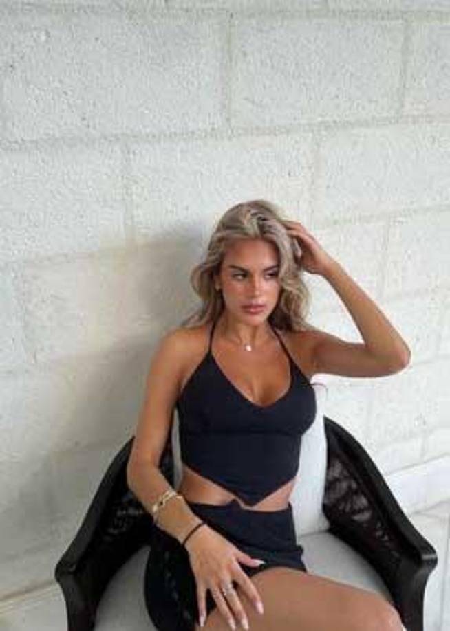 La hermosa chica es la hija mayor del matrimonio Pep Guardiola y Cristina Serra.