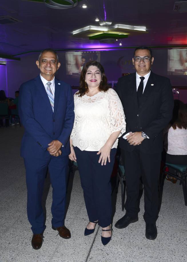 Javier Mejía, Mayra González y Rubén Carbajal 